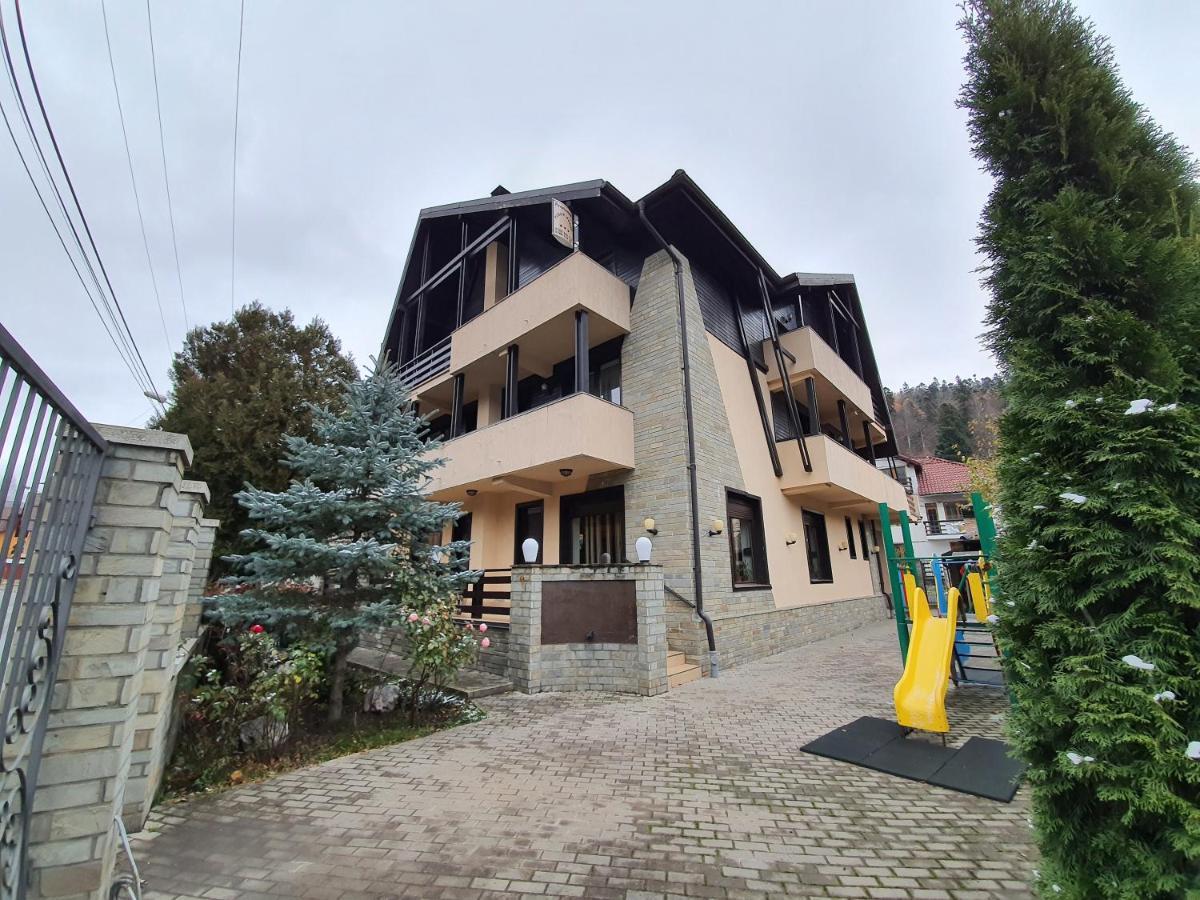 Pensiunea Public House Buşteni Esterno foto
