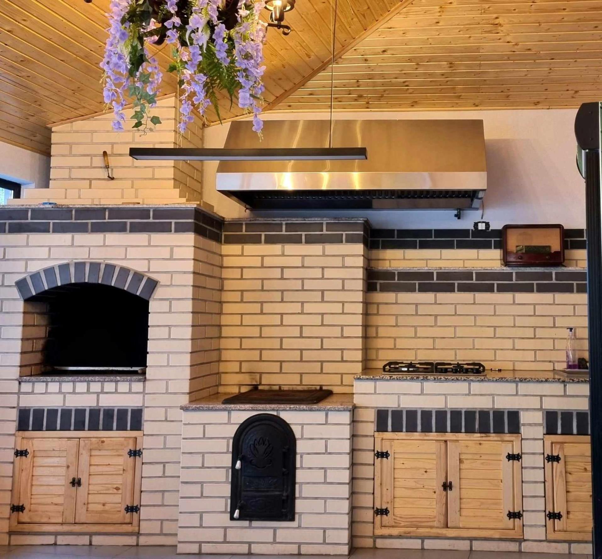 Pensiunea Public House Buşteni Esterno foto