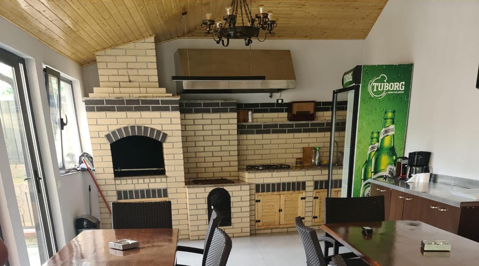 Pensiunea Public House Buşteni Esterno foto