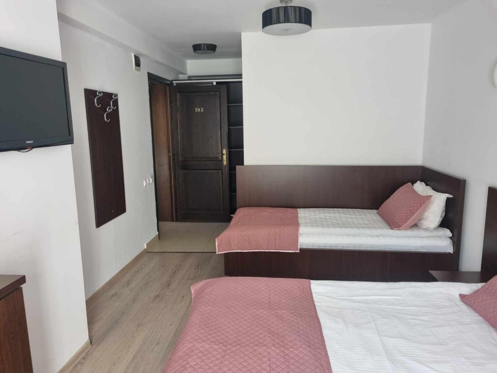Pensiunea Public House Buşteni Esterno foto